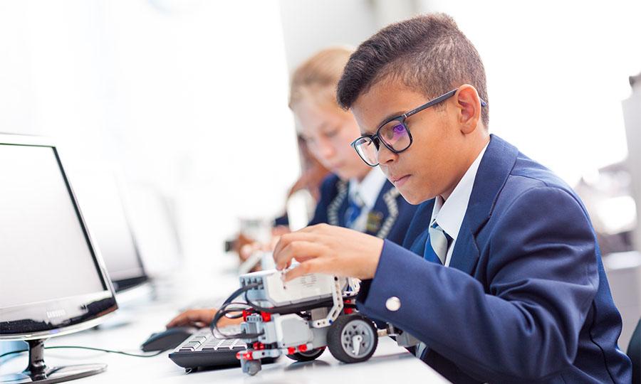 our-school-about-us-robotics.jpg