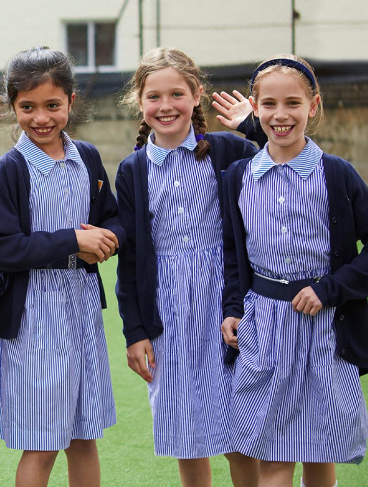 School shop dress pic