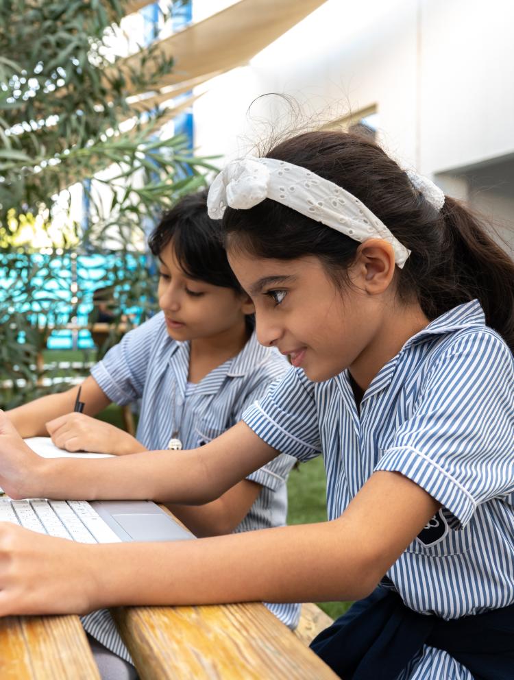 children-tablets-bahrain-school.